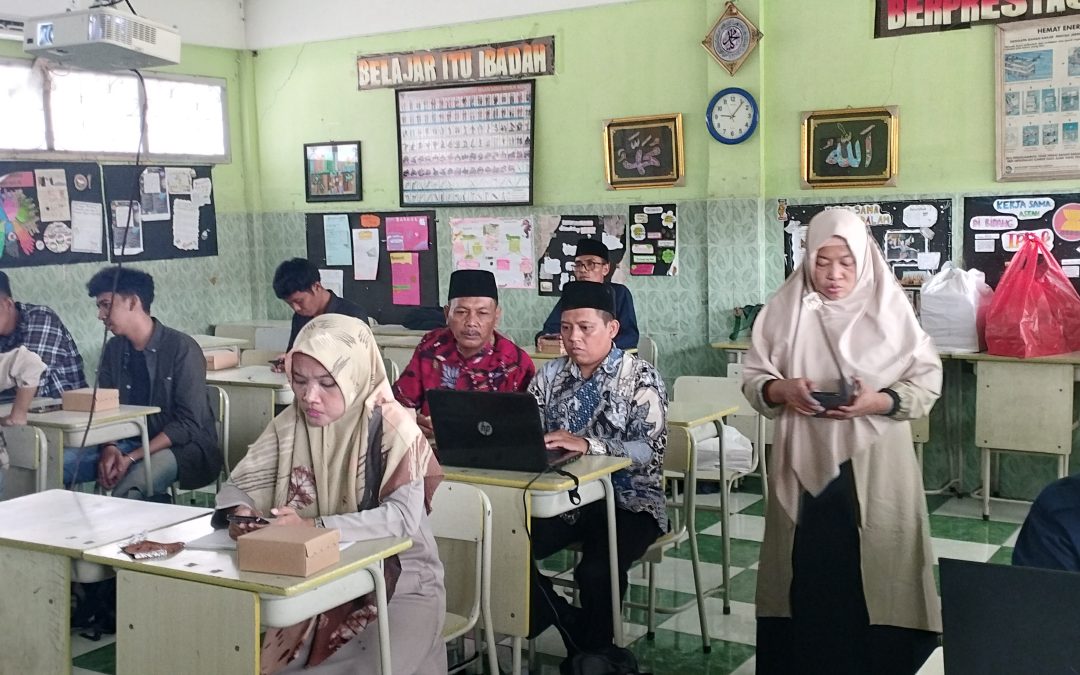 Pelatihan website untuk guru yayasan masjid Mujahidin