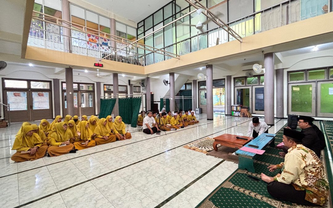 Cetak Generasi Qur’ani: 31 Siswa Kelas 6 SD Mujahidin 2 Lulus Munaqosyah Tahfidz dengan Hasil Memuaskan